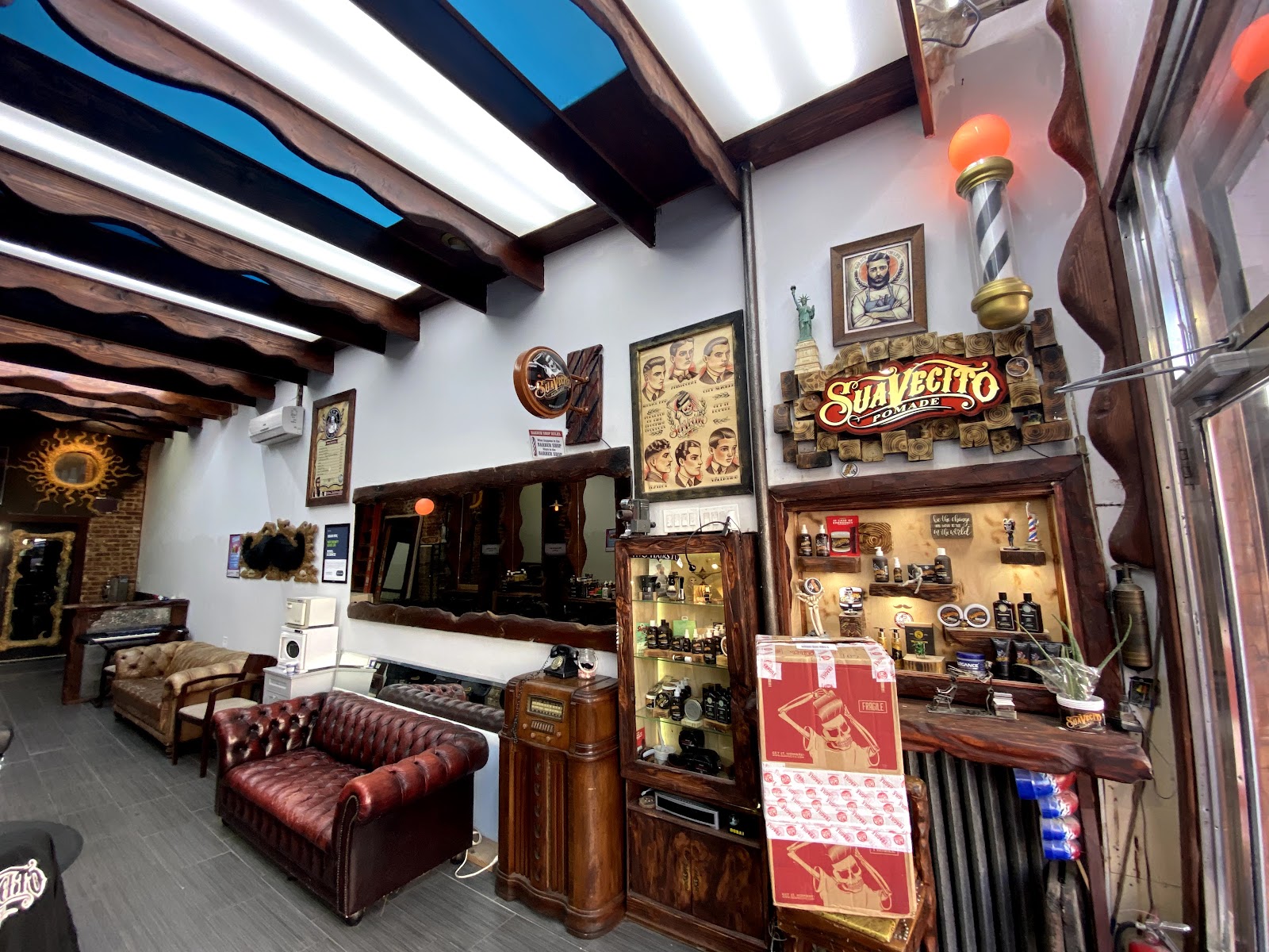 Vintage leather lounge inside vivo hairstudio